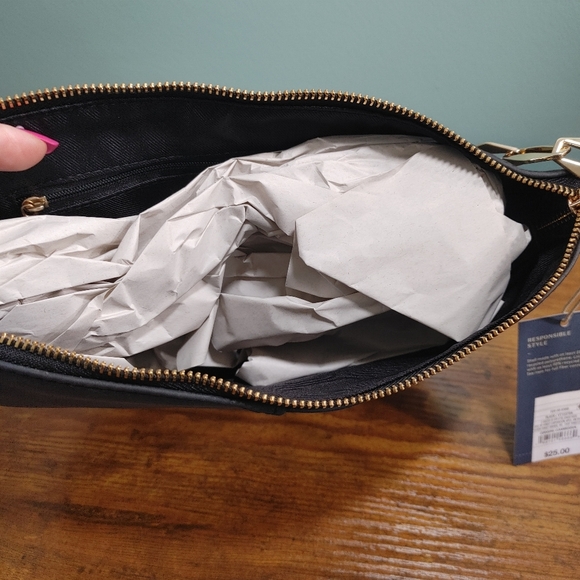 Universal Threads Black Crescent Style Chain Link Shoulder Bag - Picture 8 of 11